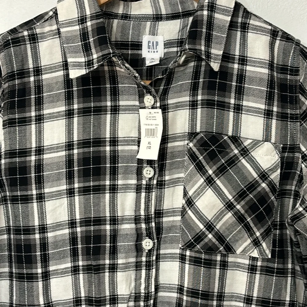 Gap Kids Girls Black and White Soft Flannel Long Sleeve Button up Shirt